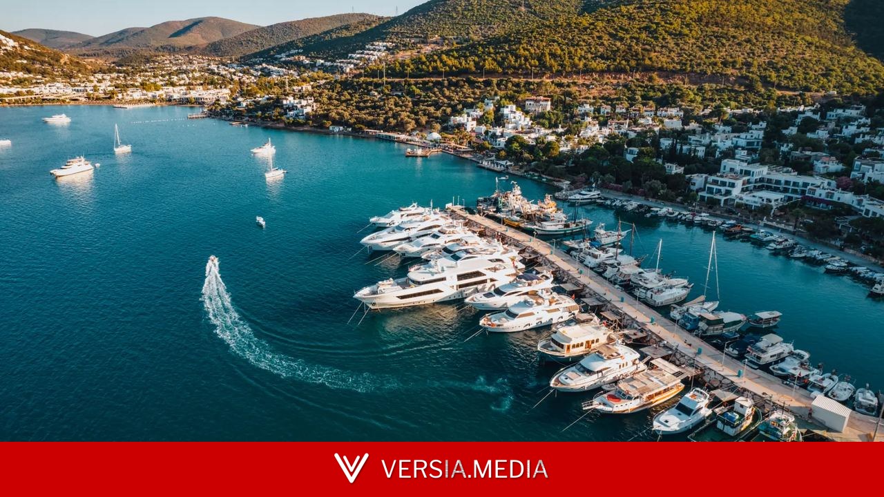 El boom de la costa turca: el paraíso de casas blanquiazules que le quiere quitar el puesto a Saint-Tropez