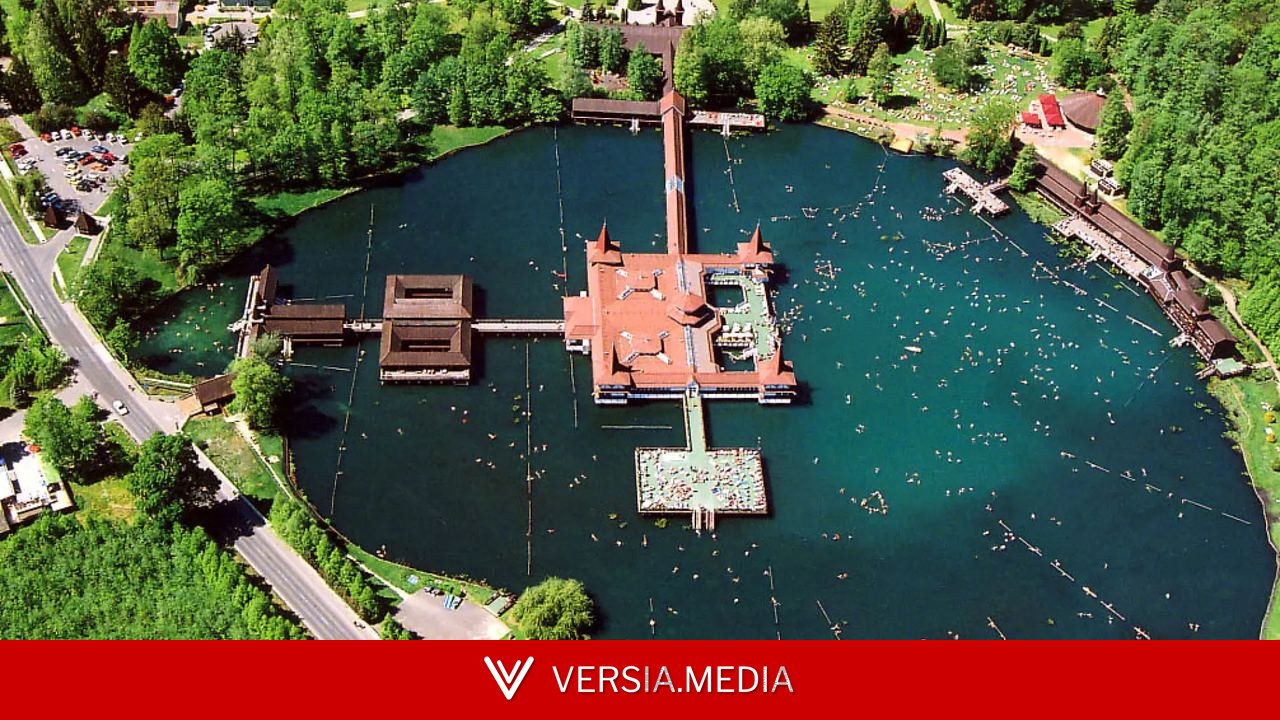 La ciudad termal de Hungría cerca del mayor lago de Europa central que es el destino ideal para huir del calor